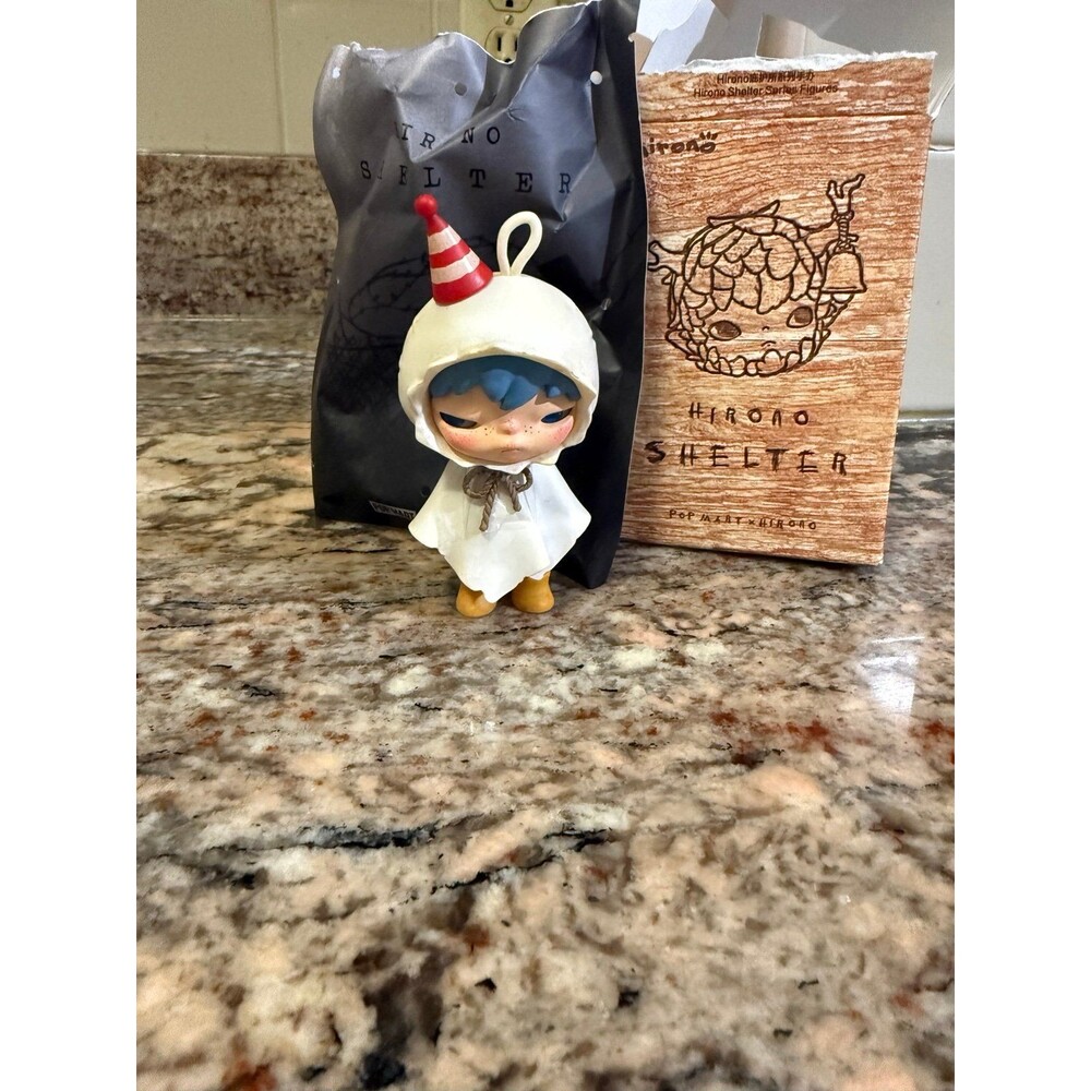 Hirono Shelter Series Sunny Doll